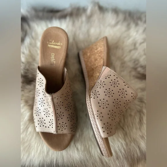 Clark’s wedge slide - Picture 3 of 13